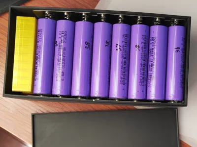 40-cell 32140 batteries to create an 8AH power bank