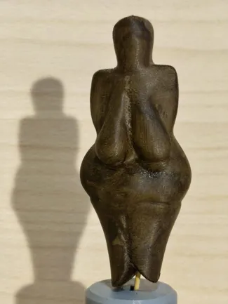 Věstonická venuše/ Venus of Věstonice