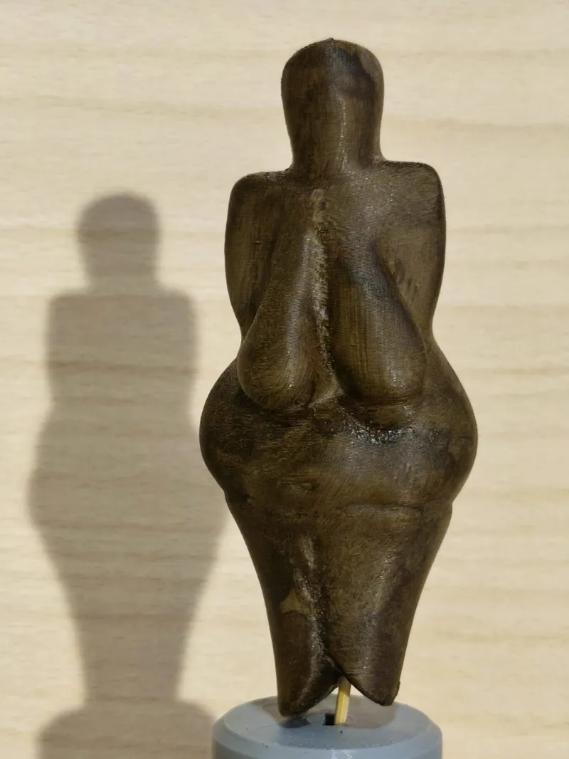 Věstonická venuše/ Venus of Věstonice