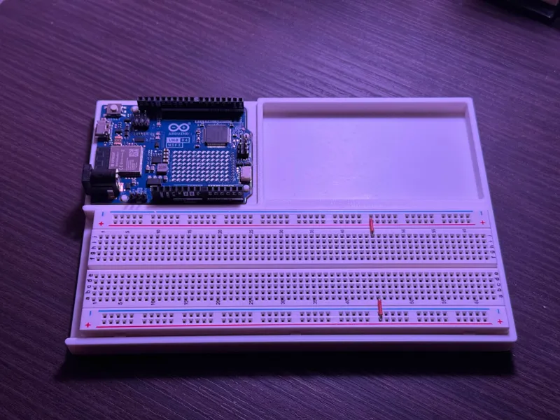 Arduino R4-UNO Plate