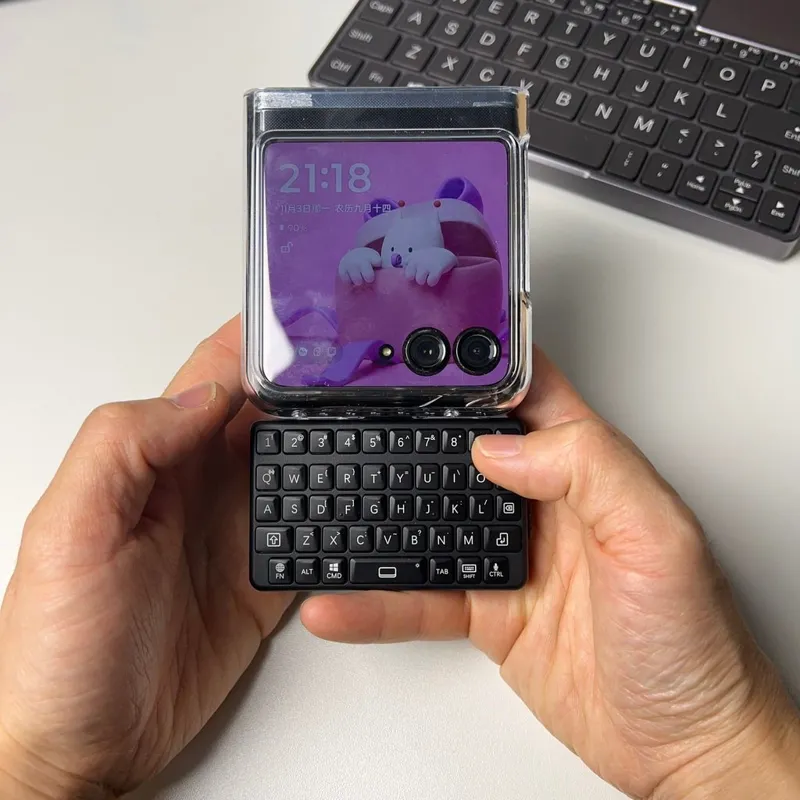 EXKnight MagSafe Keyboard for Flip Phones