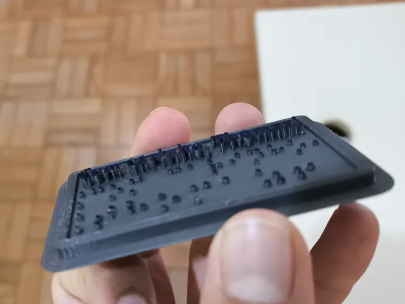 Placa em Braille com nome
