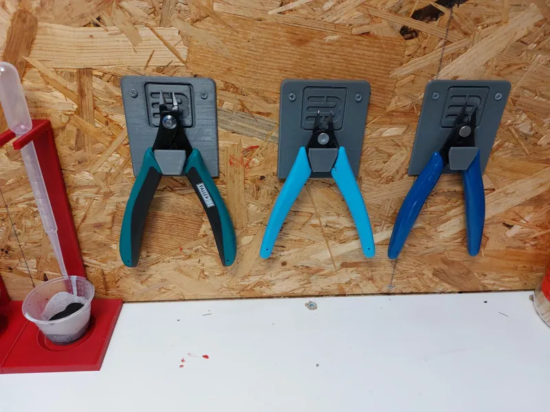 Plier holder