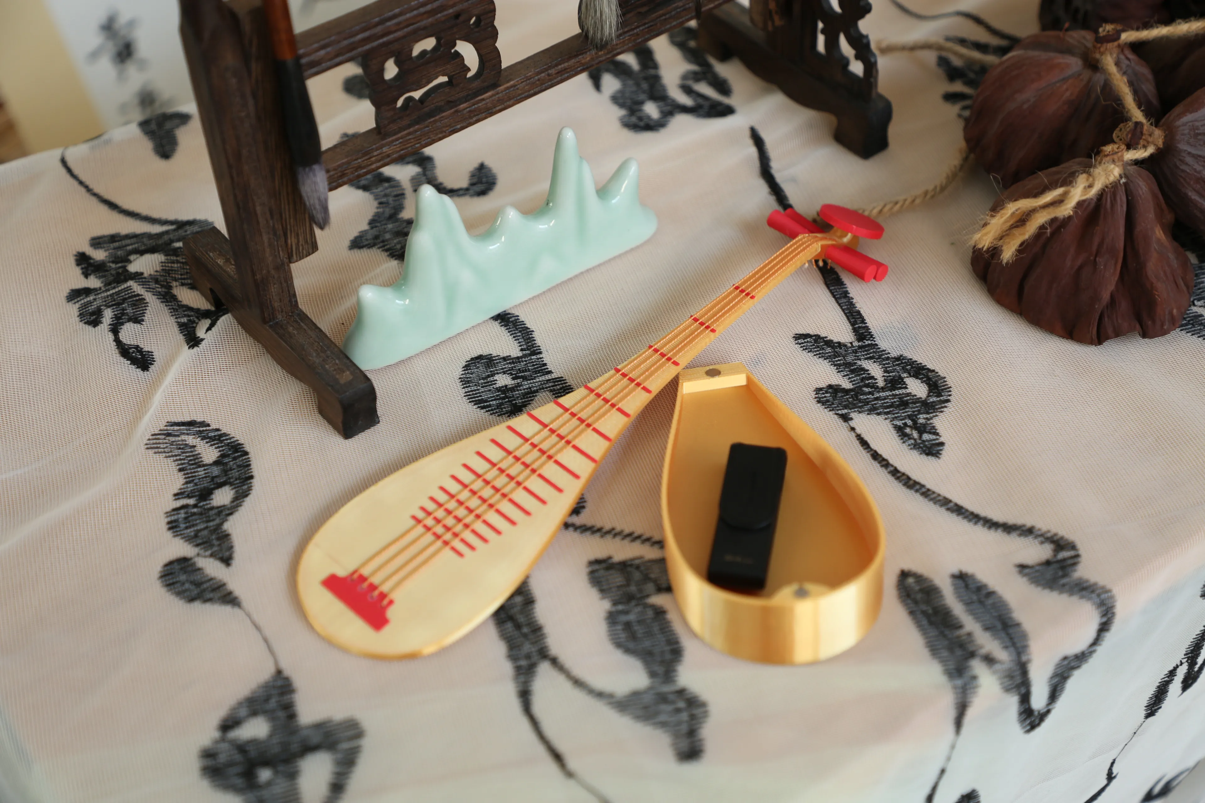 Traditional Chinese musical instrument - Pipa, can be used as a ...