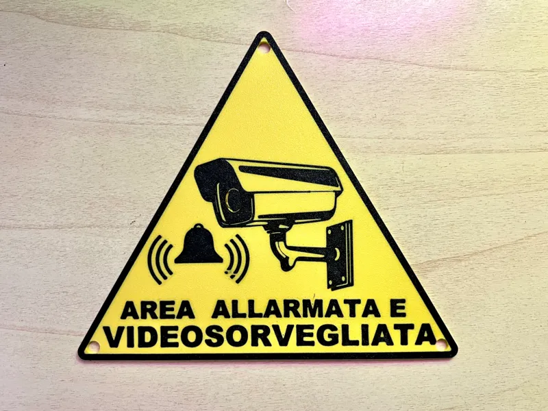 CARTELLO AREA ALLARMATA E VIDEOSORVEGLIATA