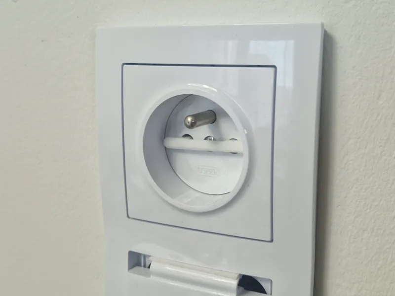 Child‑Safe Outlet Cover | European Socket