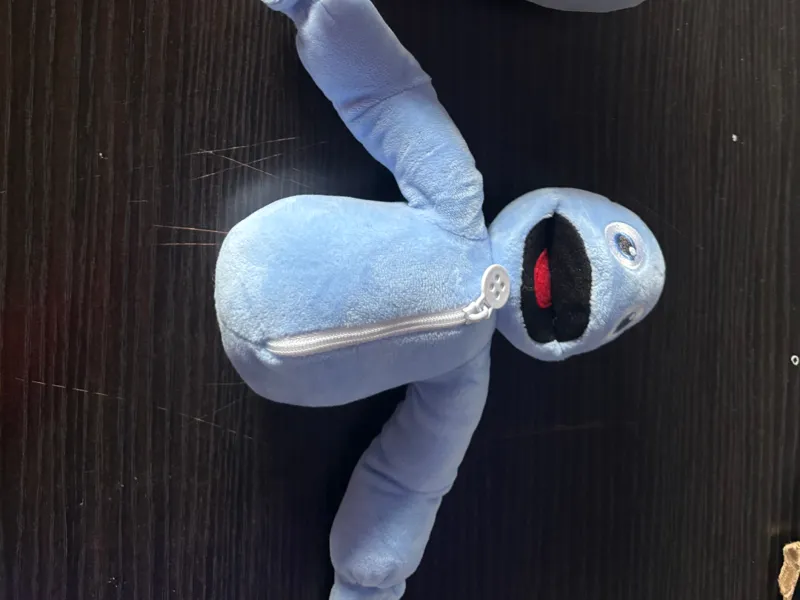 Yeeps Hide And Seek Rat Head Cosmetic