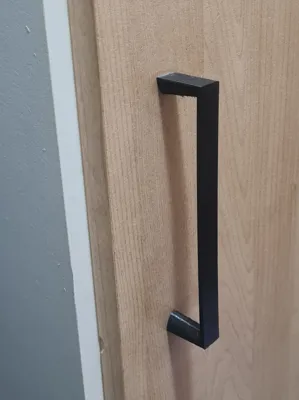 Wardrobe handle