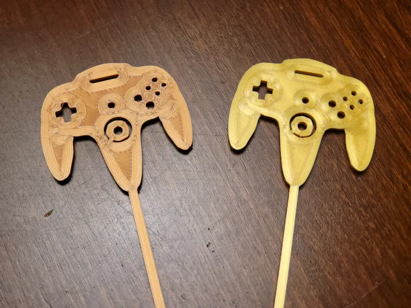Nintendo 64 Controller cupcake, hors d'oeuvre pick