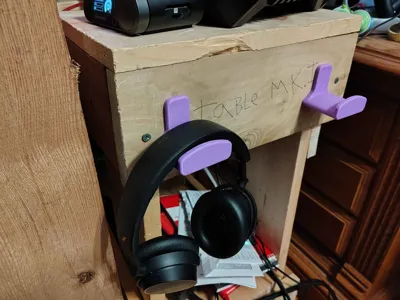 Simple Headphones Hangar