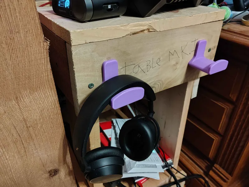 Simple Headphones Hangar