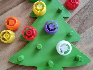 christmas tree for screw caps
