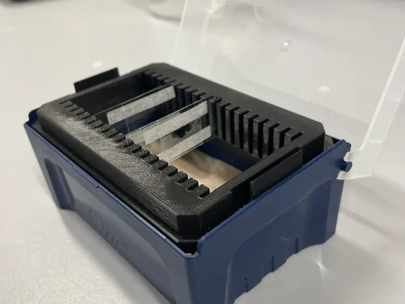 Pipette Box Inlets for Glass Slides