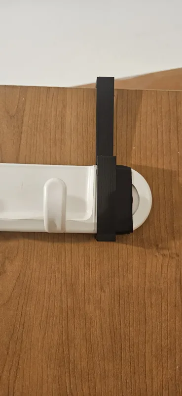 Replacement bracket for door towel hangar