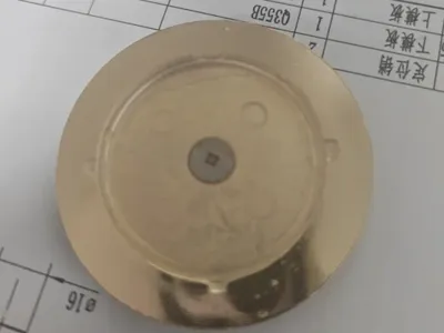 Magnetic cushion base plate