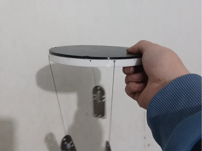旋转吊坠帽子旋转机构