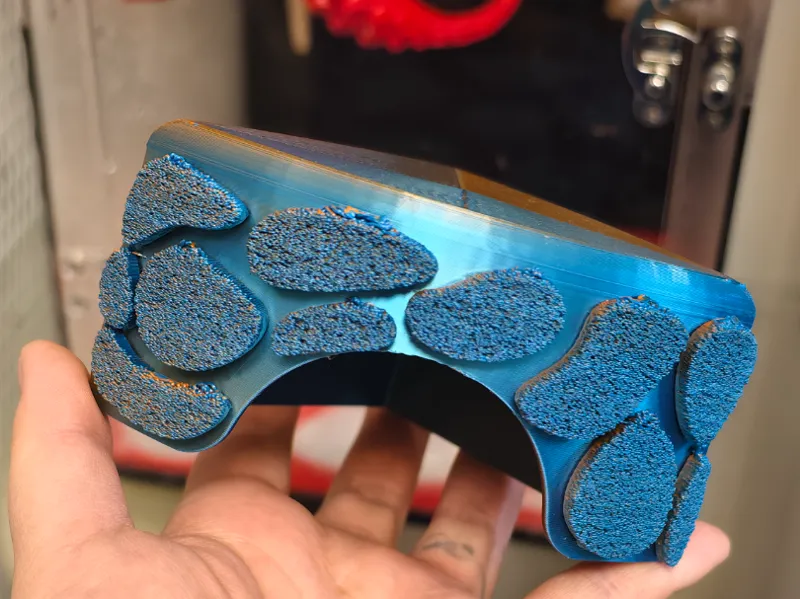 角落毛绒爬宠躲避