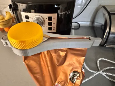 Bag clip with screw cap