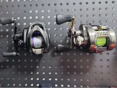 Pegboard fishing reel hanger for Shimano baitcasting reels