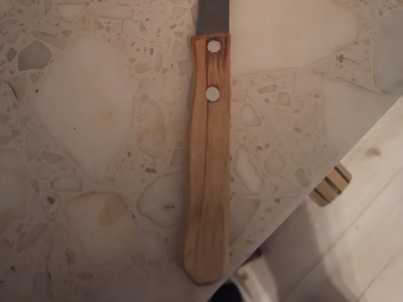 Knfie tool