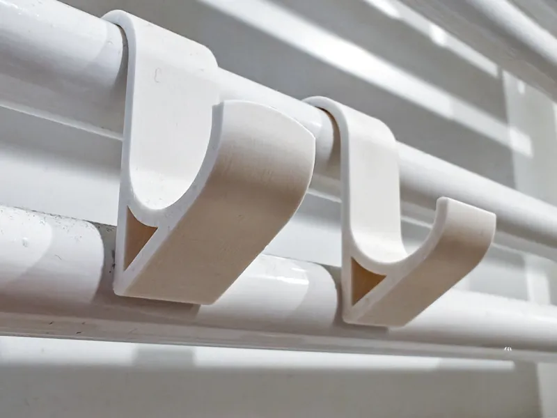 Bathroom radiator hook
