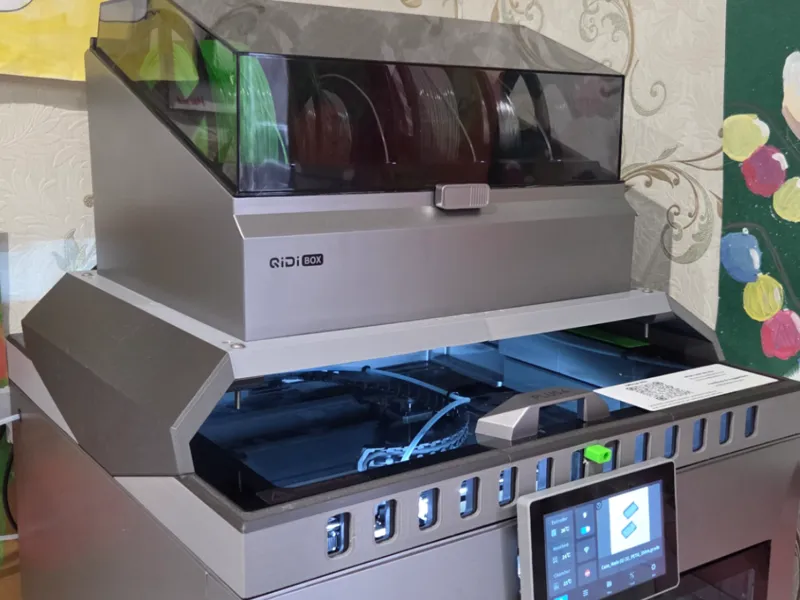 QIDI plus 4 riser with QIDI BOX mount