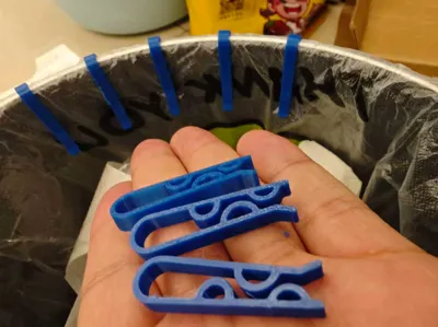 Clips (garbage bags)
