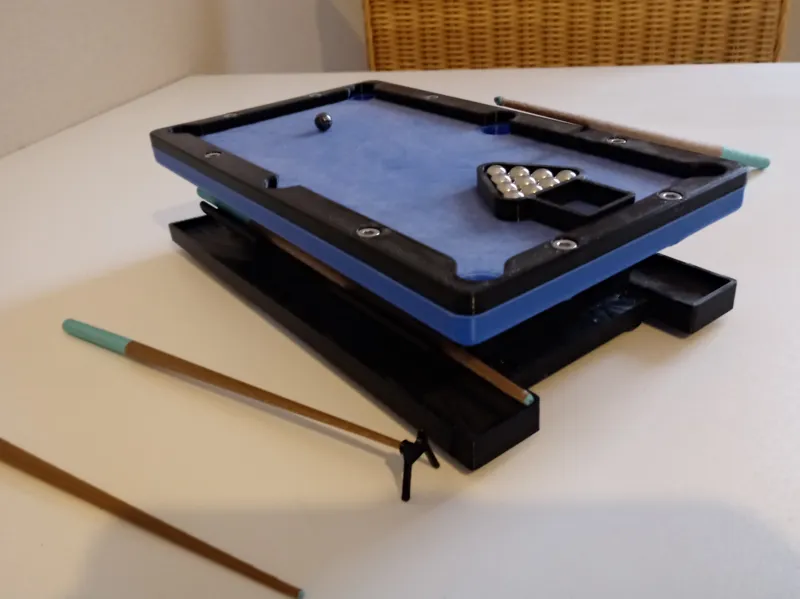 Mini Billard Modell / Mini Pool Table Model