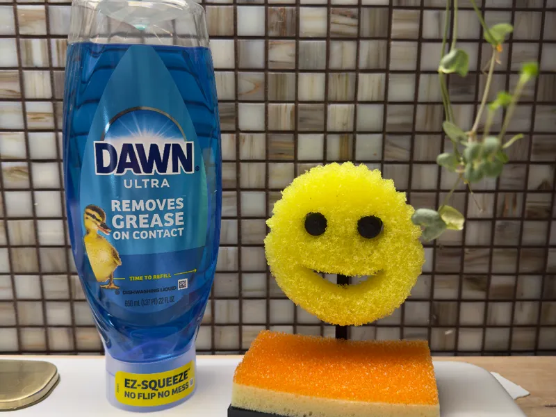 Minimal Scrub Daddy Stand