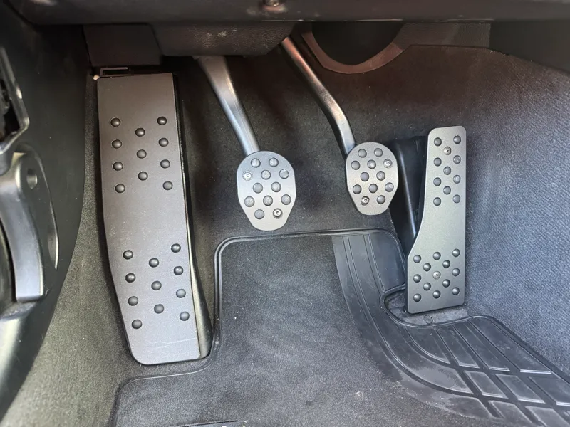E82 Dead Pedal 