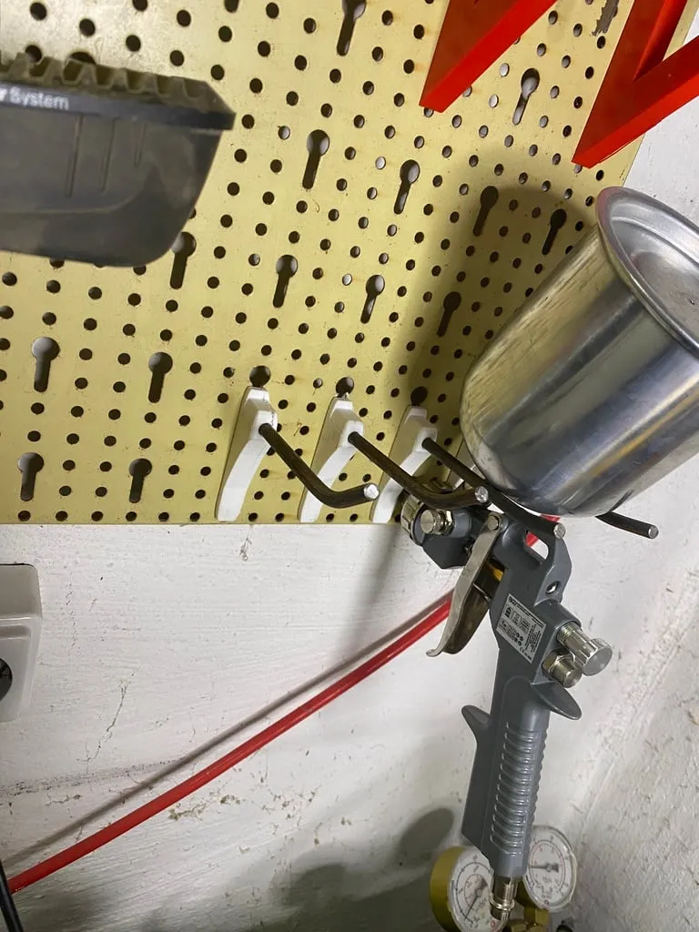 Sprühpistole EU Lochwand / Spraygun Pegboardmount 