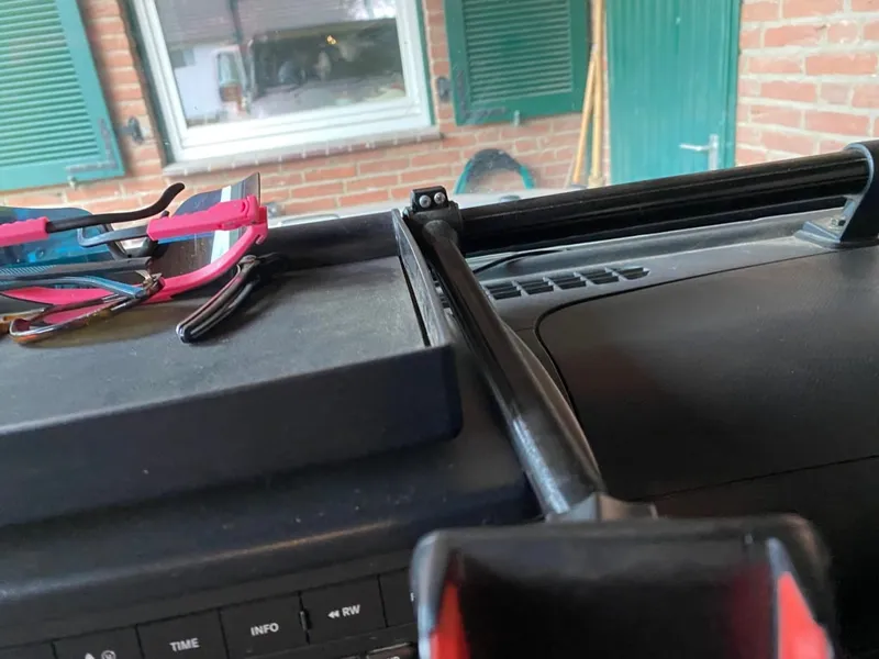 Jeep JK Rugged Ridge Dashboard bar Phone mount