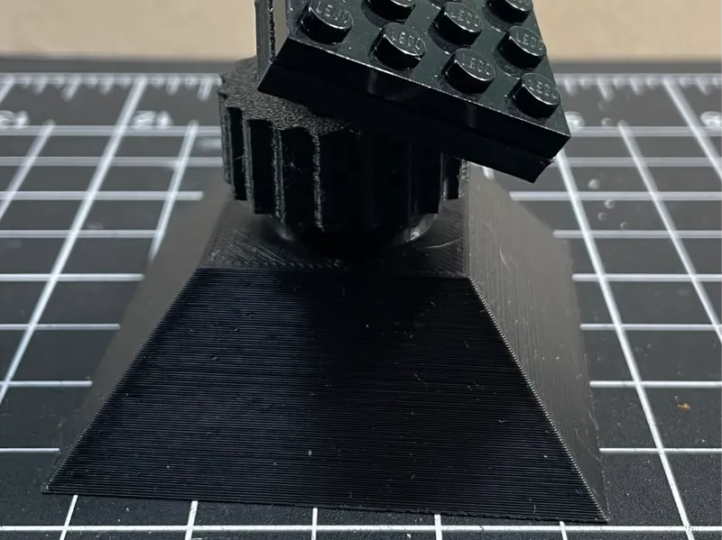 Ball and Socket mount for Construction Toy display
