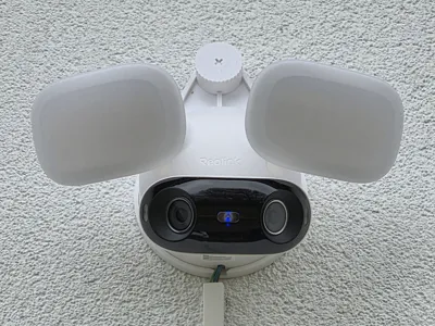 Reolink Elite Floodlight WiFi mount