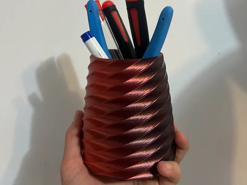 Spiral desktop organizer