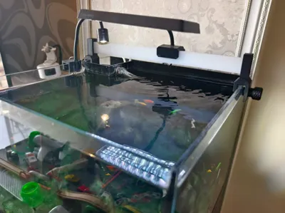 Extendable aquarium extension stand
