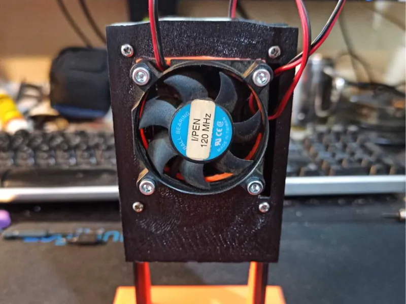 Simple Raspbrry Pi 3B+ Case and Stand