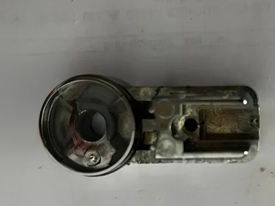 Swivel hinge for shower screen