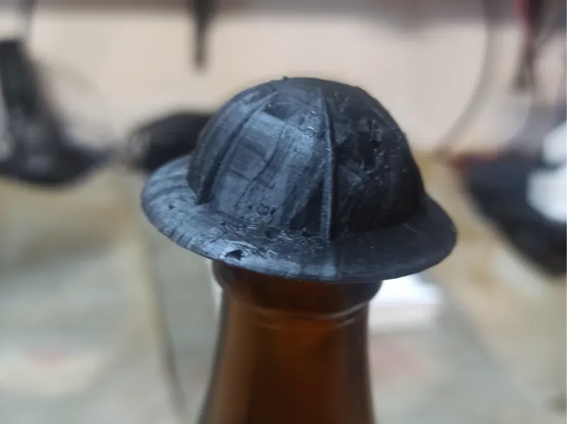 Tropenhelm Bierflaschenschutz