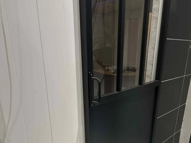 Sliding door handle