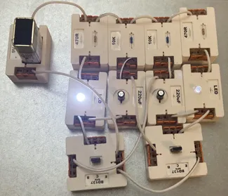 VOLTa221 – Modular Educational Electronics Kit 