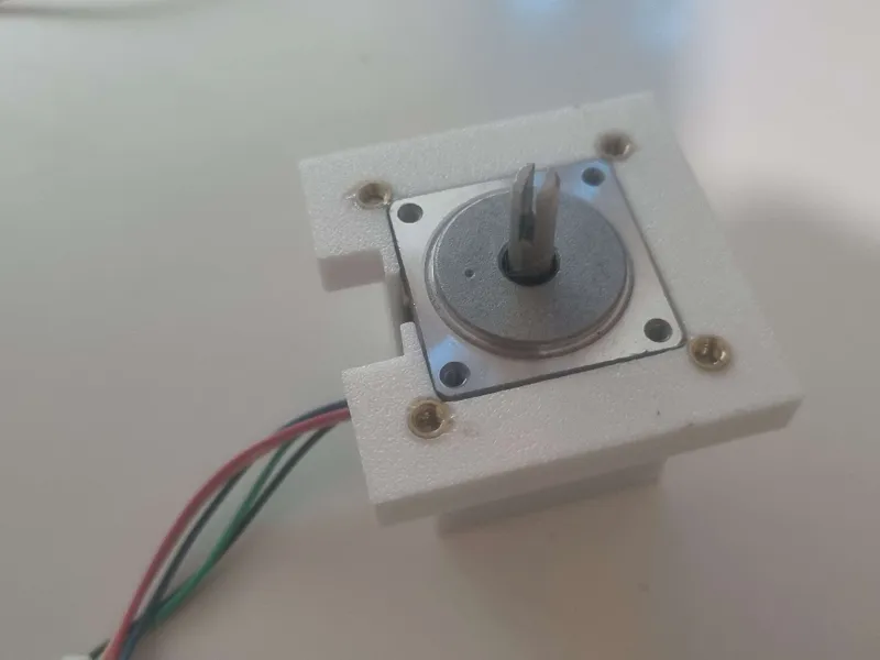 NEMA 11 to NEMA 17 converter