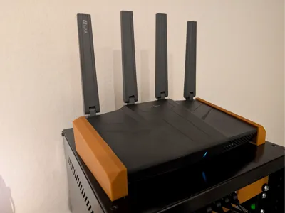 GL.iNet Flint 3 holder / mount