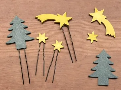xmas-themed hair charms