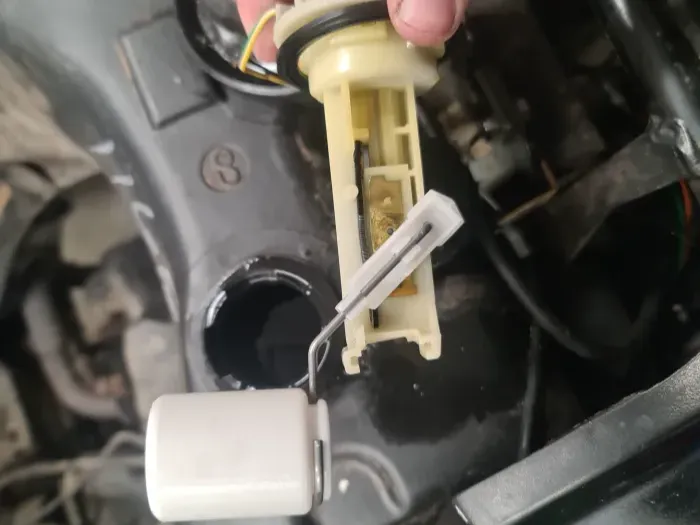 Petrol floater Peugot speedfight 2