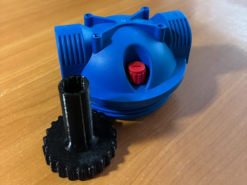 Water filter cartridge bleed valve wrench