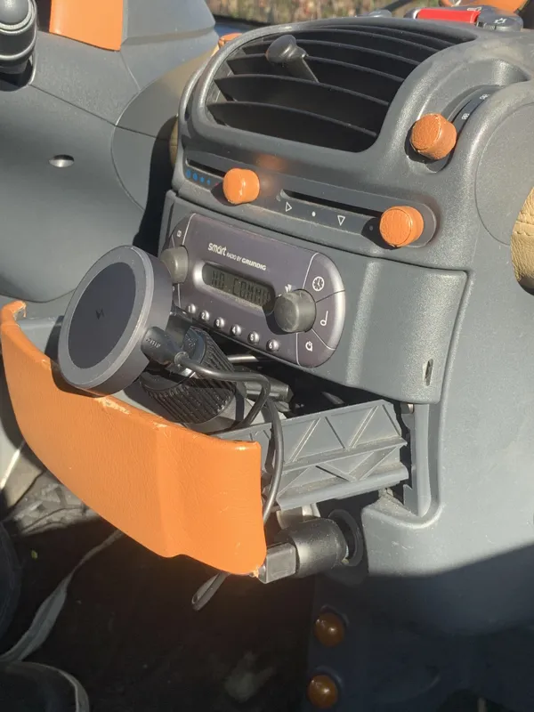 Smart Fortwo 450 Console UGREEN 360° iPhone Mount