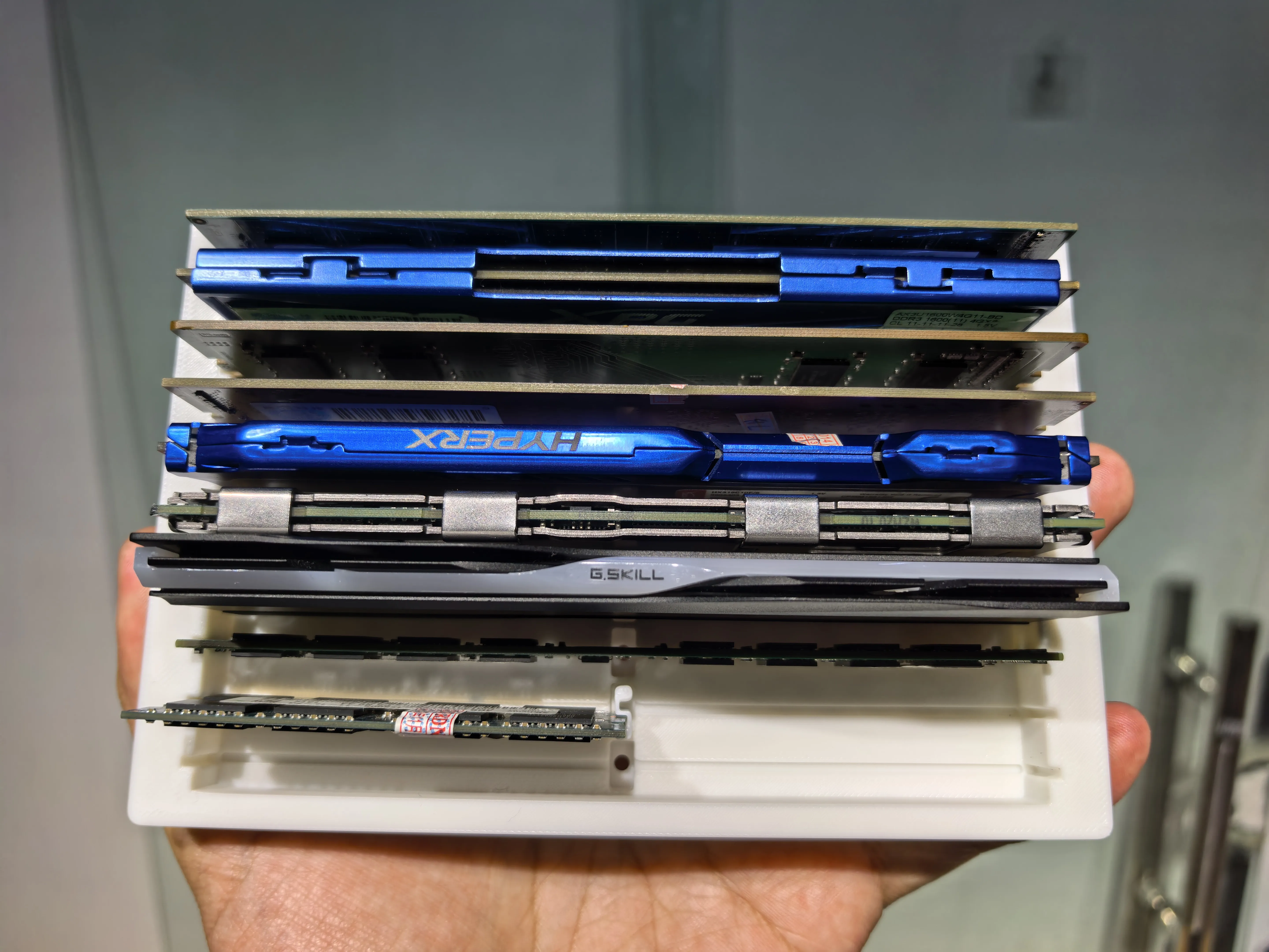 Modular Ram Modular RAM stick tray, with customizable DIMM and SODIMM placement ...