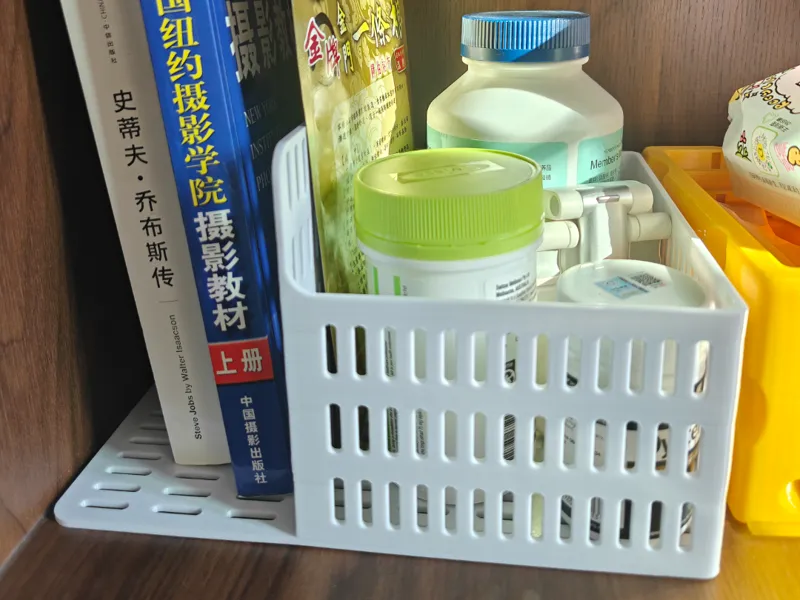 带收纳空间的镂空大型书立