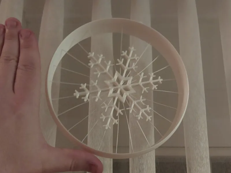 Fliegende Schneeflocke 2 verschiedene Grössen